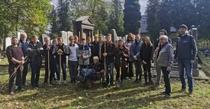 Uratować od zapomnienia czyniąc dobro