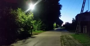 Przy ulicy Solankowej pojawiły się nowe słupy i oprawy oświetleniowe