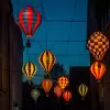 [ZDJĘCIA] Nad ulicą Bankową w Pszczynie zawisły barwne balony podświetlane po zmroku!