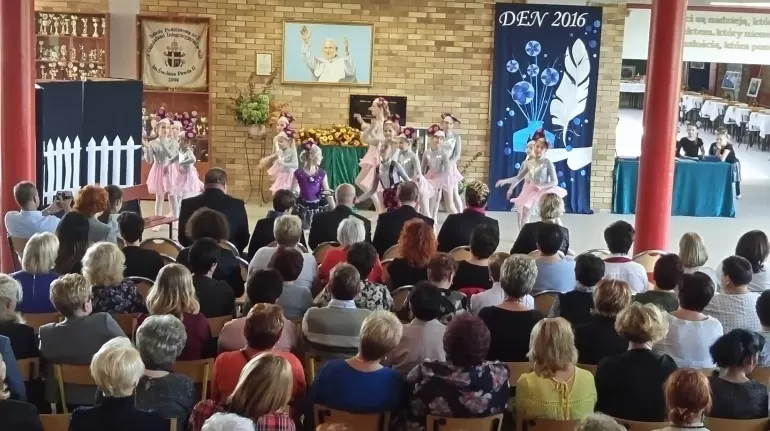Wręczenie nagród nauczycielom i pracownikom oświaty z gminy Miedźna - 14.10.2016