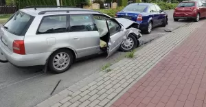 Doprowadził do uszkodzenia 6 zaparkowanych samochodów na ulicy Słonecznej w Pszczynie - 18.06.2025