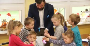 Prawie pięć tysięcy odblasków dla przedszkolaków z naszego powiatu - 11.2017