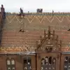 [ZDJĘCIA] Zły stan dachu i okien w Palais. Co na to konserwator?